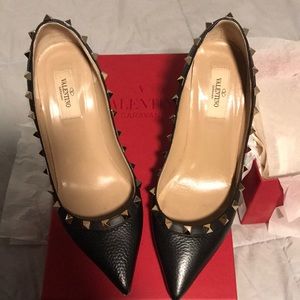 Valentino Garavani Studded Pointy Toe Pump 38.5